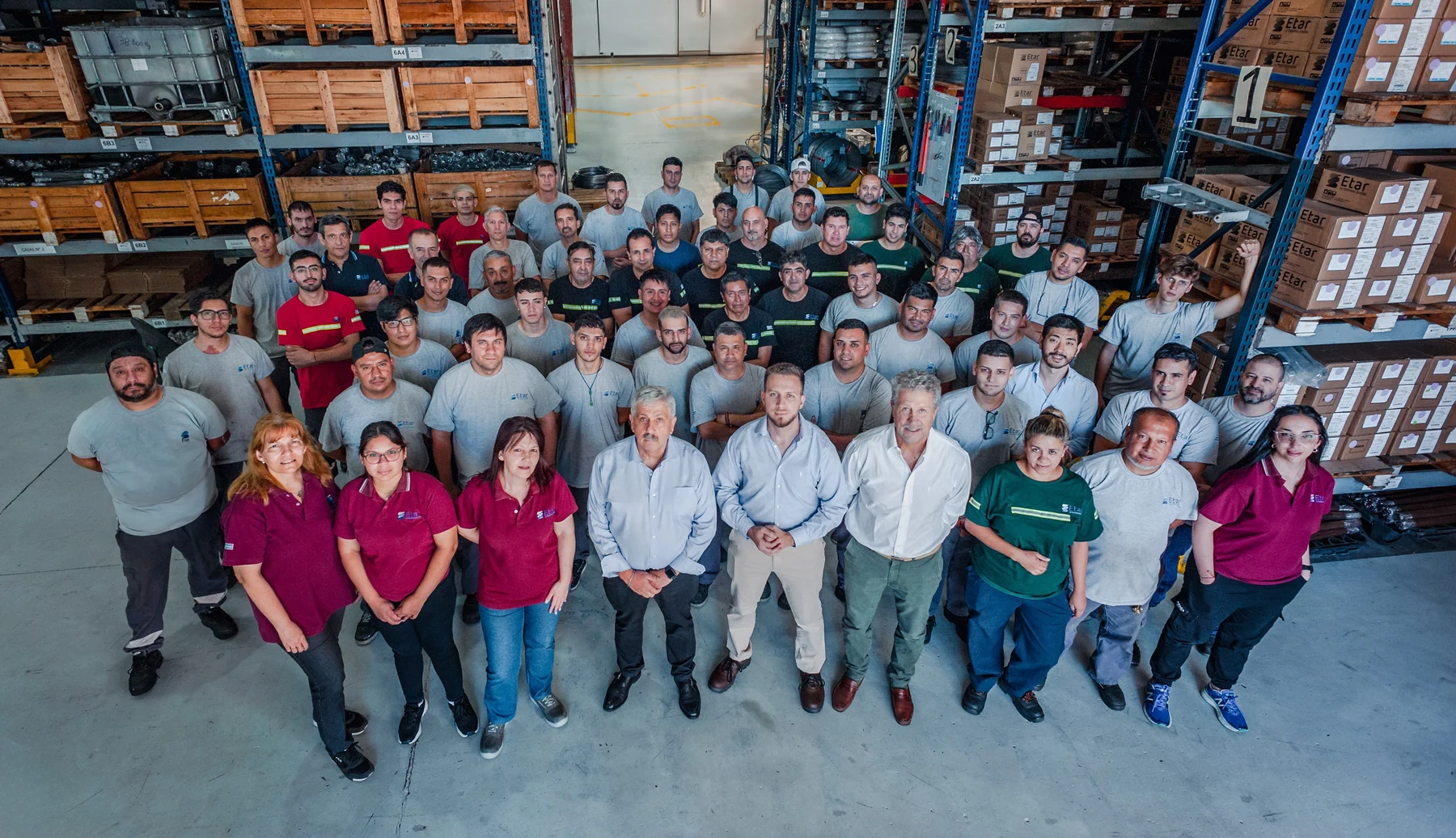Equipo de ETAR en una fotografía grupal de planta